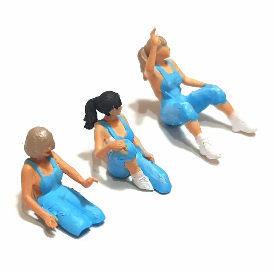 Figure Mindy, Lexi dan Jessica "girls day out" skala 1/64 miniature toy thumbnail 6