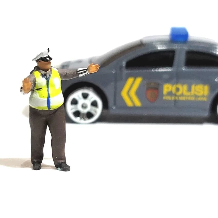 Miniture toy Figure Joko Santoso Polisi Polantas skala 1-64 thumbnail 2