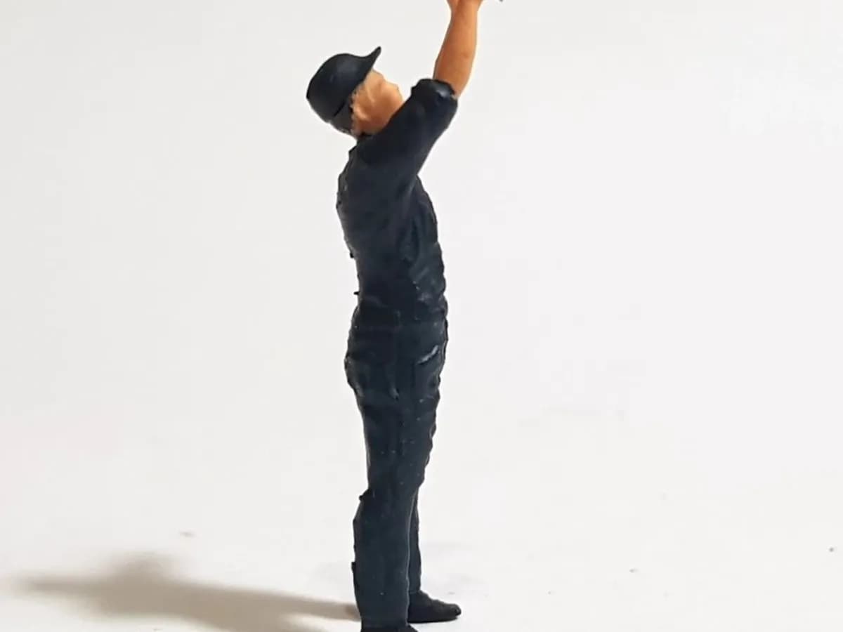 Miniature toy Figure Aceng mekanik bengkel skala 1-64 diorama thumbnail 2