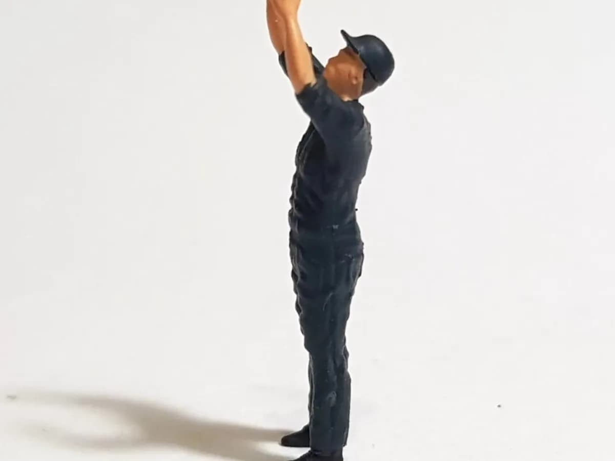 Miniature toy Figure Aceng mekanik bengkel skala 1-64 diorama thumbnail 4