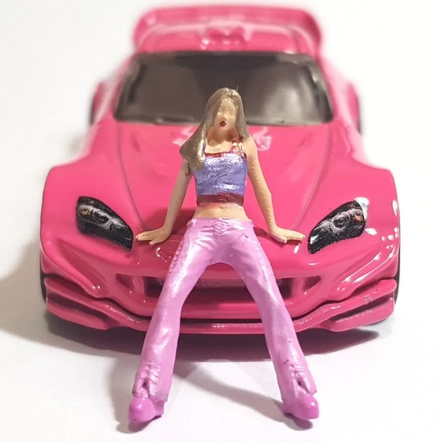Miniature toy Figure Suki fast n furious fnf skala 1/64 diorama diecast thumbnail 3