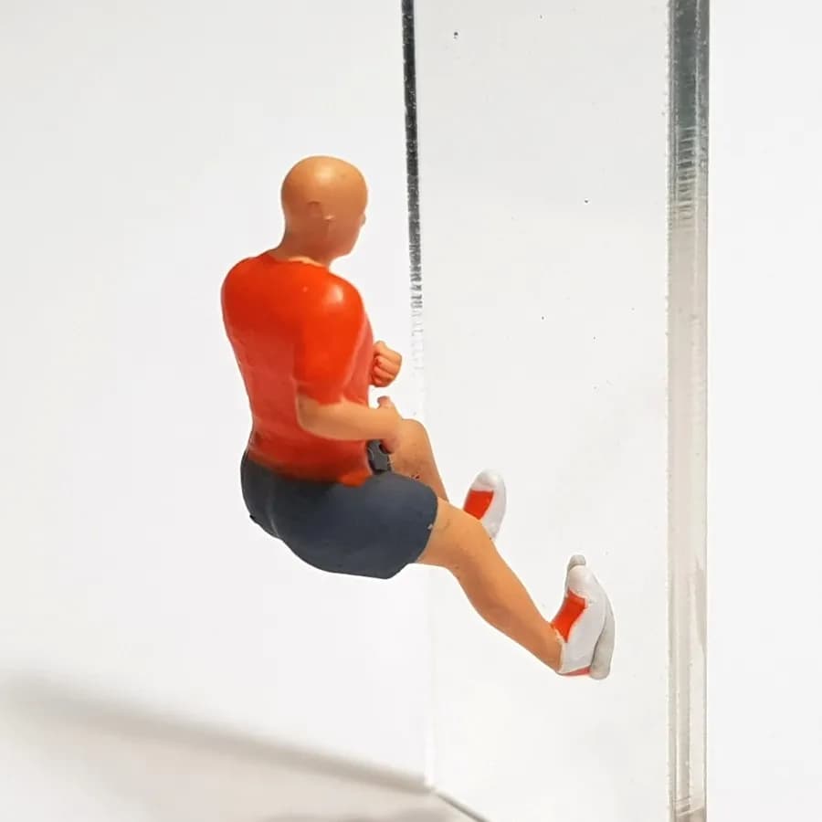 Figure Wahidin climbing skala 1/64 diorama miniature thumbnail 5