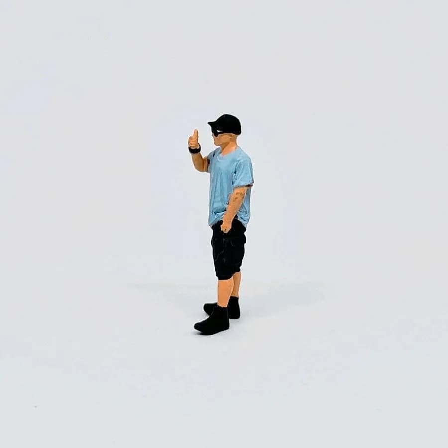 Miniature toy Figure Noah casual style skala 164 diorama thumbnail 2
