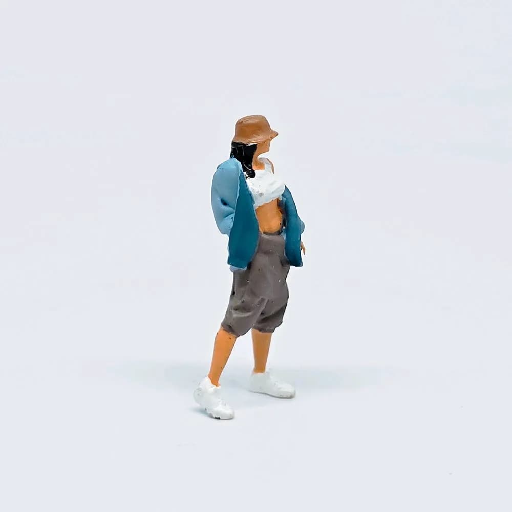 Miniature toy figure Dea street dancer skala 1/64 diorama thumbnail 2