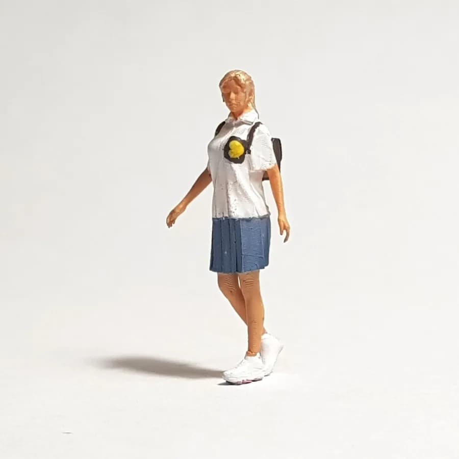 Figure Ratna SMA skala 1/64 diorama miniature thumbnail 2