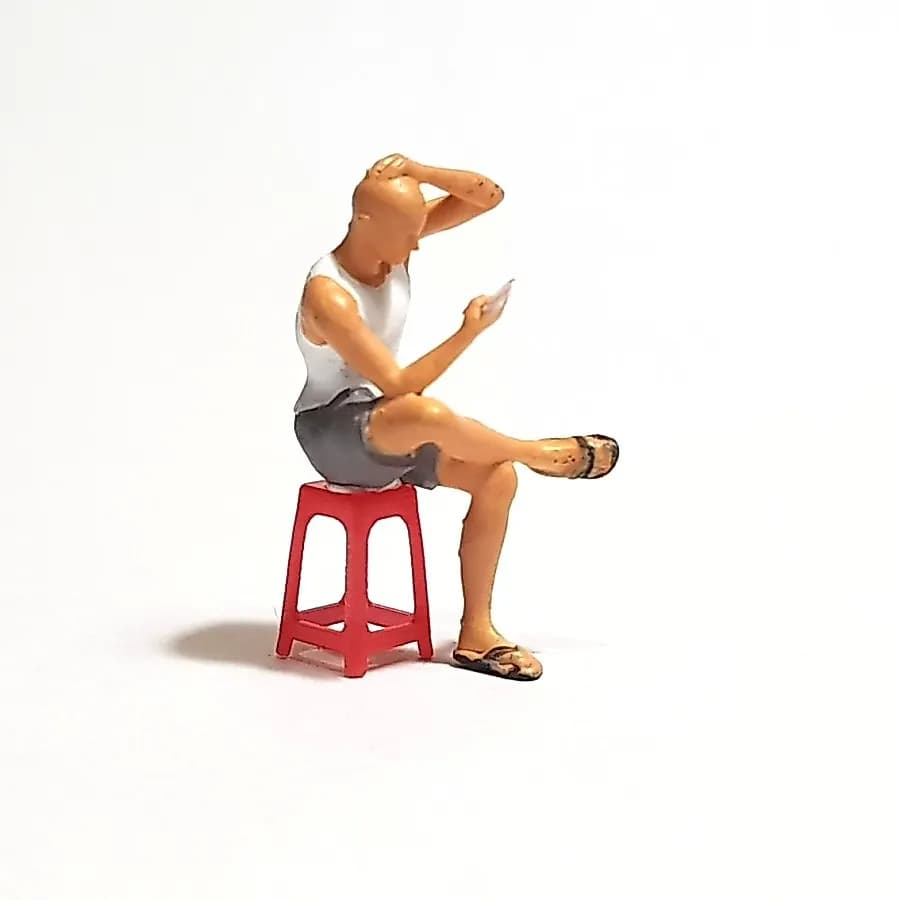 Figure Pon main kartu duduk skala 1/64 diorama miniature thumbnail 6