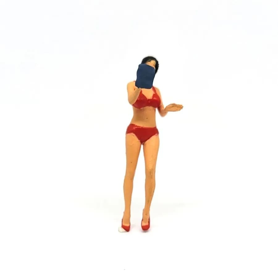Figure Sandra carwash girl skala 1/64 diorama miniature thumbnail 2