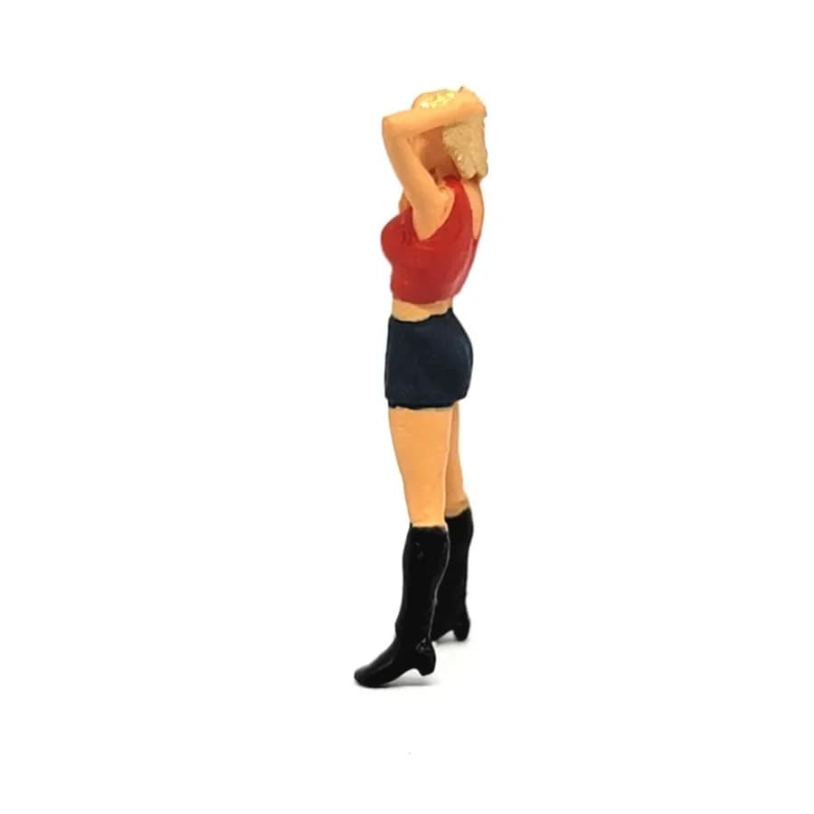 Figure Laura girl dancer skala 1/64 diorama miniature thumbnail 3