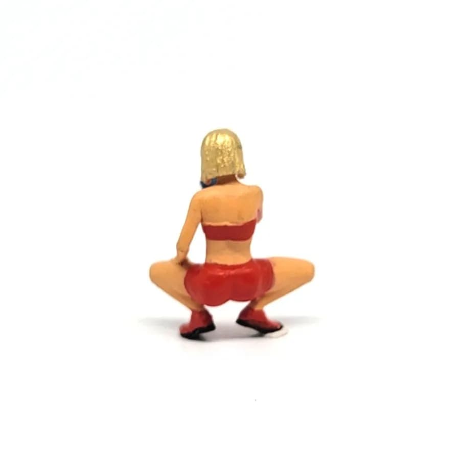 Figure Tabitha carwash girl skala 1/64 diorama miniature thumbnail 5