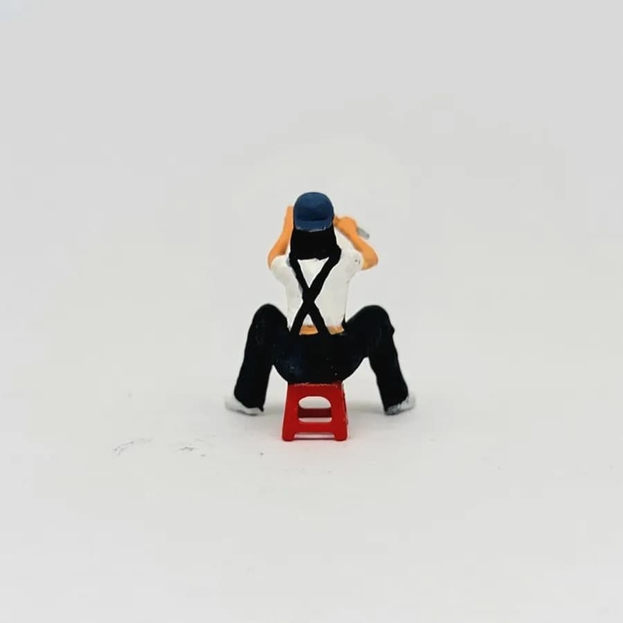 Miniature toy Figure Linda lady mechanic skala 1/64 diorama diecast thumbnail 5