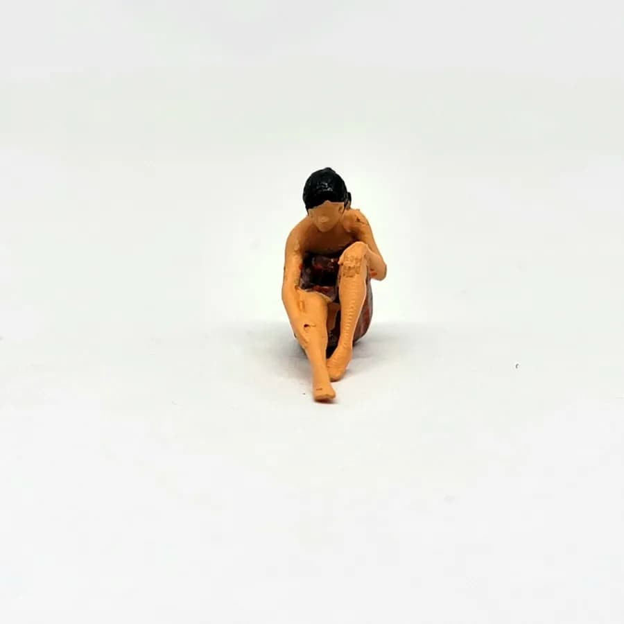Miniature toy Figure Dasimah gadis desa selonjoran disungai skala 1-64 diorama diecast thumbnail 6