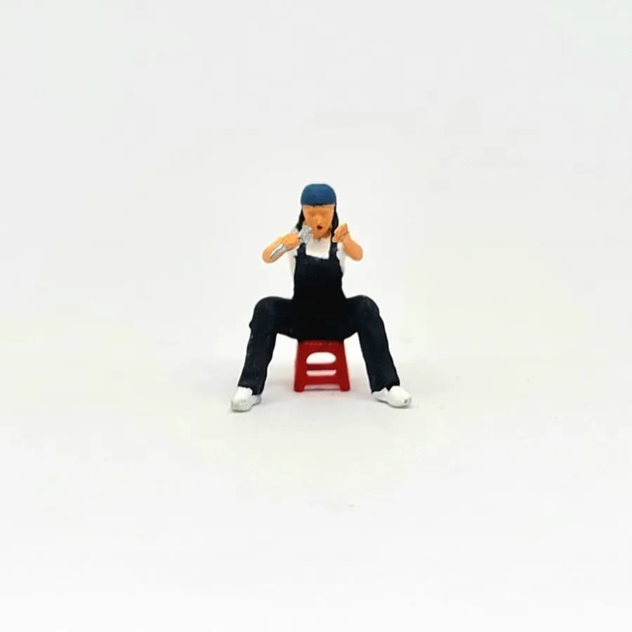 Miniature toy Figure Linda lady mechanic skala 1/64 diorama diecast thumbnail 4