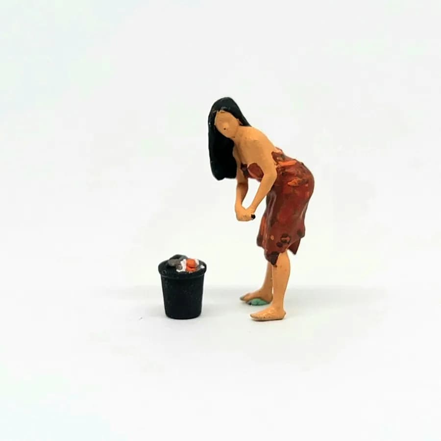 Miniature toy Figure Dasimah gadis desa cuci baju skala 1-64 diorama diecast thumbnail 3