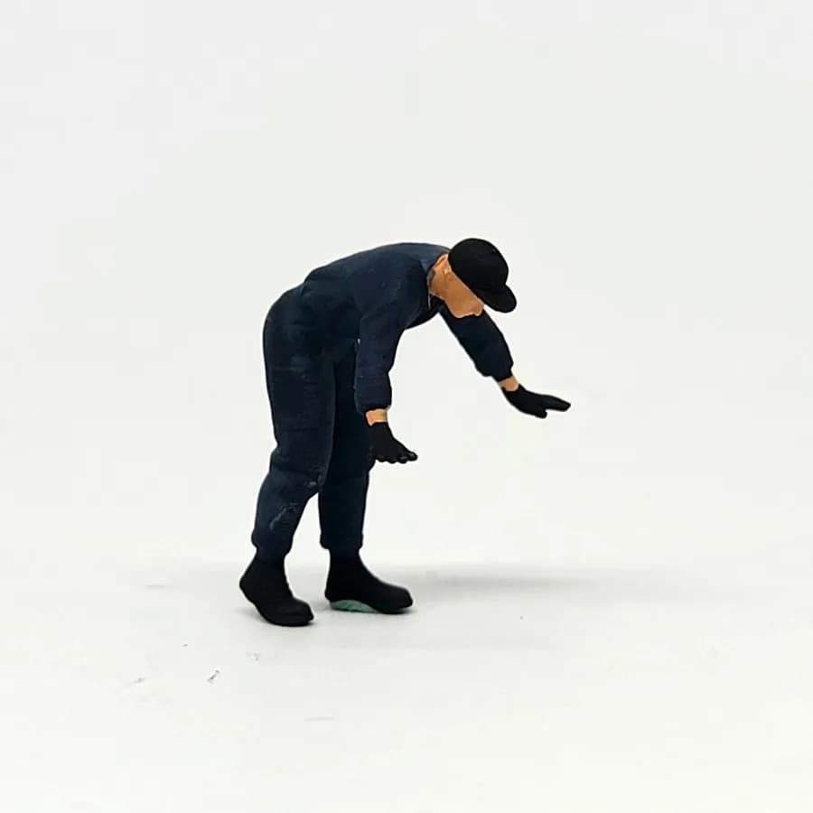 Miniature toy figure Rohim bengkel mesin skala 1/64 diorama thumbnail 6