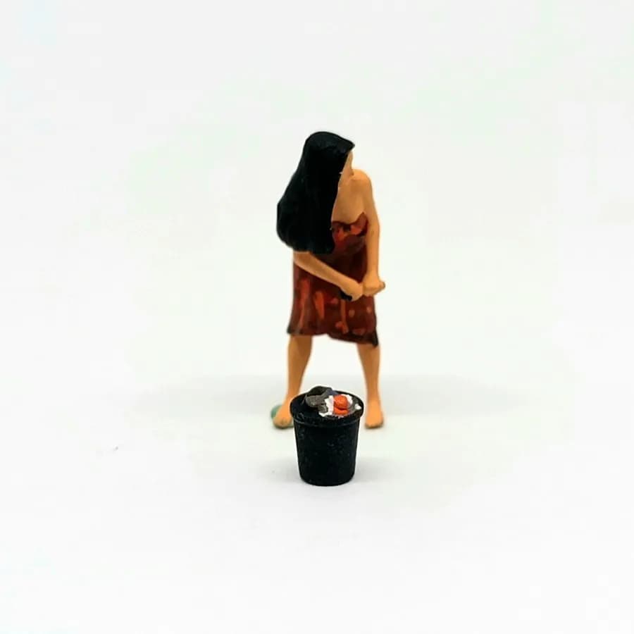 Miniature toy Figure Dasimah gadis desa cuci baju skala 1-64 diorama diecast thumbnail 2