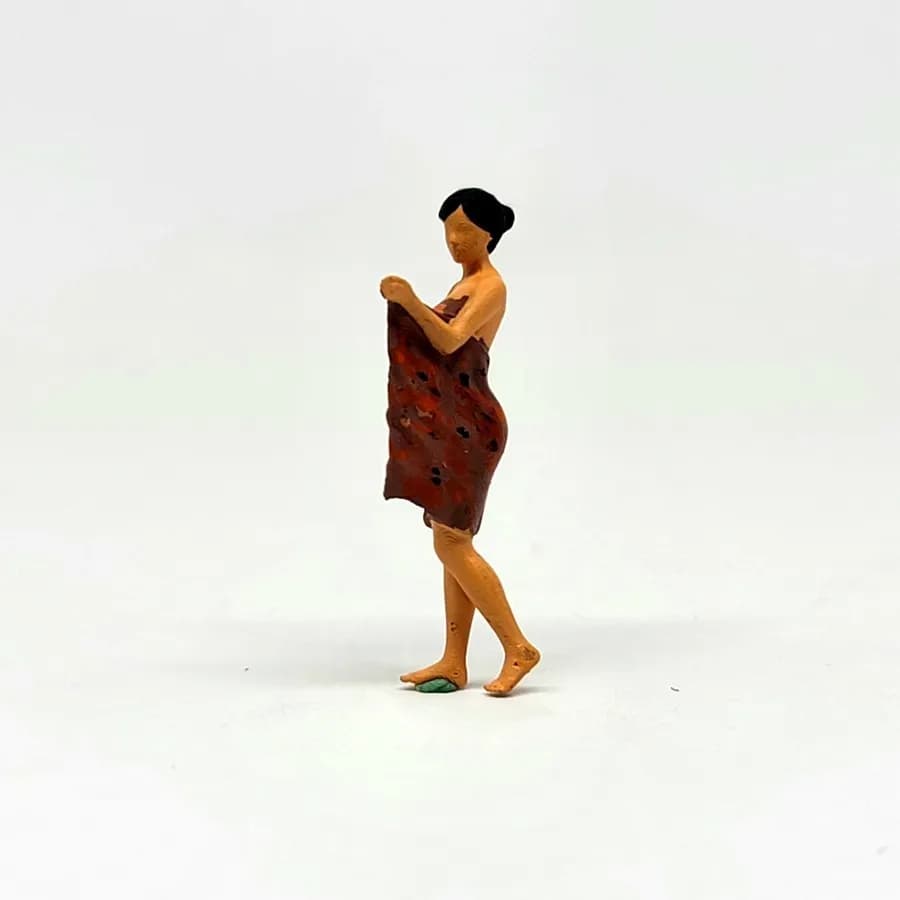 Miniature toy Figure Dasimah gadis desa pakai kemben skala 1-64 diorama diecast thumbnail 4