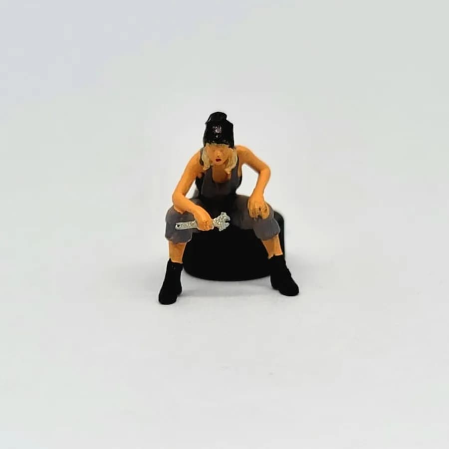 Miniature toy Figure Maya lady mechanic skala 1/64 diorama thumbnail 5