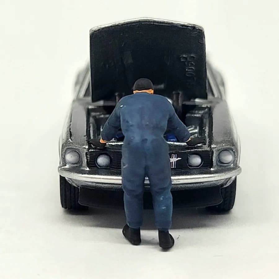 Miniature toy figure Rohim bengkel mesin skala 1/64 diorama thumbnail 4
