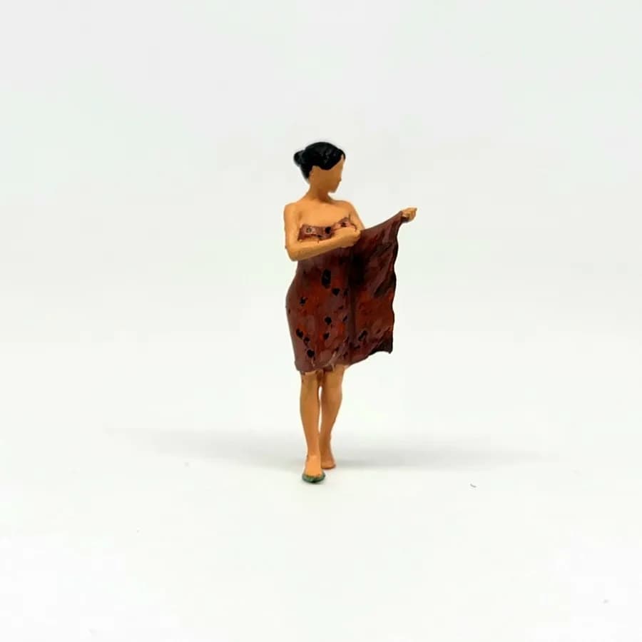 Miniature toy Figure Dasimah gadis desa pakai kemben skala 1-64 diorama diecast thumbnail 2