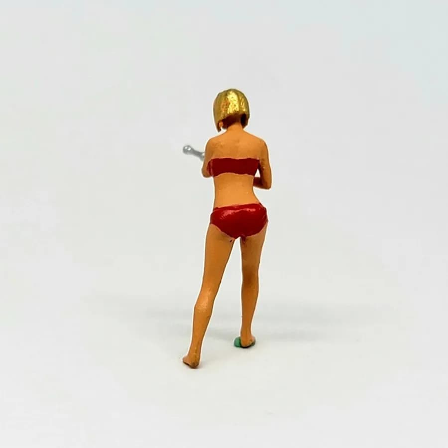 Miniature toy Figure Sky carwash girl skala 1/64 diorama thumbnail 6