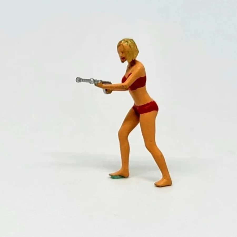 Miniature toy Figure Sky carwash girl skala 1/64 diorama thumbnail 5