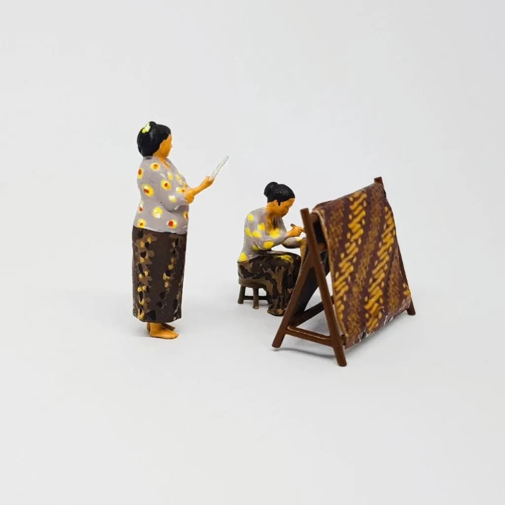 Miniature toy figure ibu Batik dan bu Broto skala 1/64 thumbnail 5