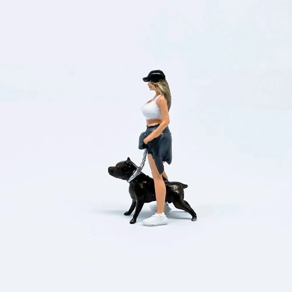 Miniature toy figure Ivana girl with her dog skala 1/64 diorama diecast thumbnail 5
