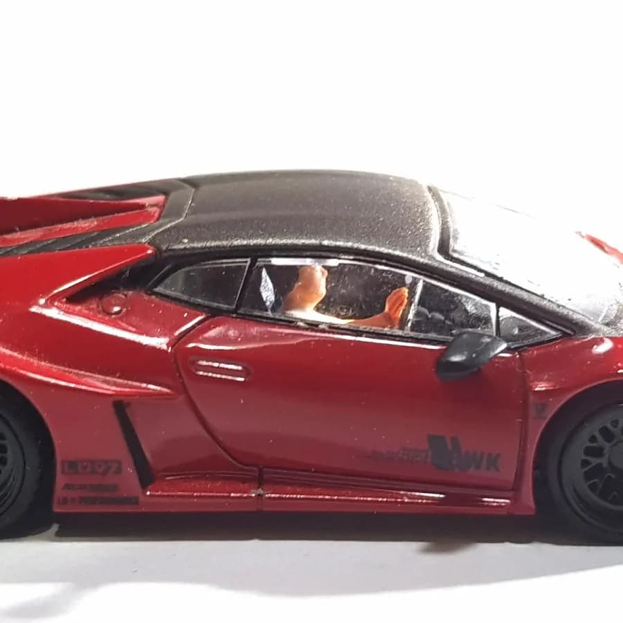 Figure Gatot driver lambo skala 1/64 diorama miniature