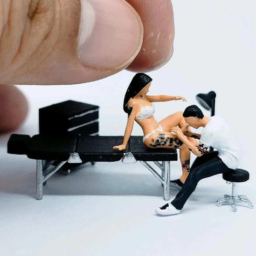 Miniature toy figure tattoo tato artist berbagai pose skala 164 diorama