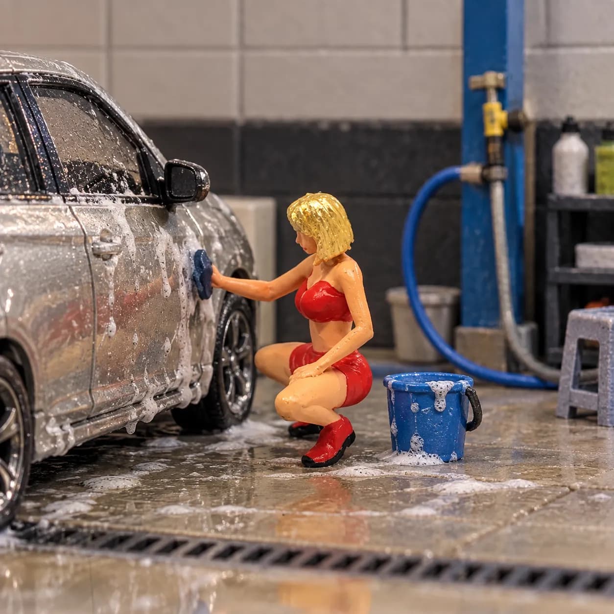Figure Tabitha carwash girl skala 1/64 diorama miniature